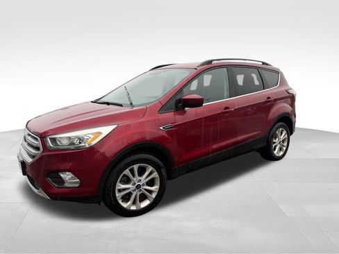Used 2017 Ford Escape SE w/ Equipment Group 201A AWD/4WD image 3
