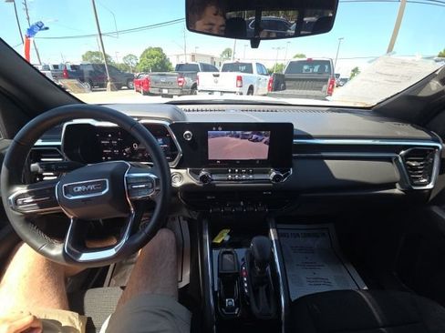 Used 2025 GMC Canyon Elevation RWD image 12