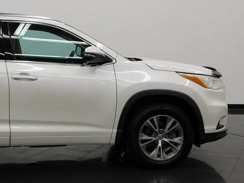Used 2014 Toyota Highlander XLE image 16