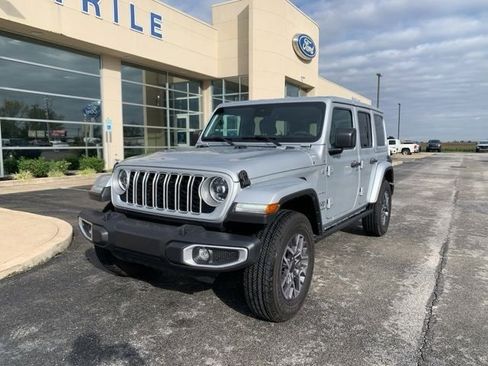 Used 2024 Jeep Wrangler Sahara w/ Technology Group image 3