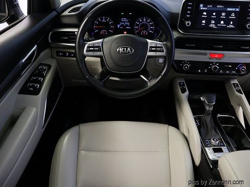 Used 2020 Kia Telluride S w/ S 8 Passenger Seating Package AWD/4WD image 16