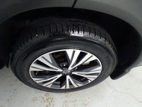 Used 2023 Nissan Rogue SV AWD/4WD image 27
