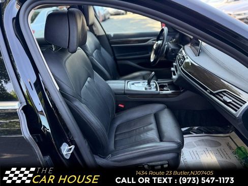 Used 2021 BMW 740i RWD image 21