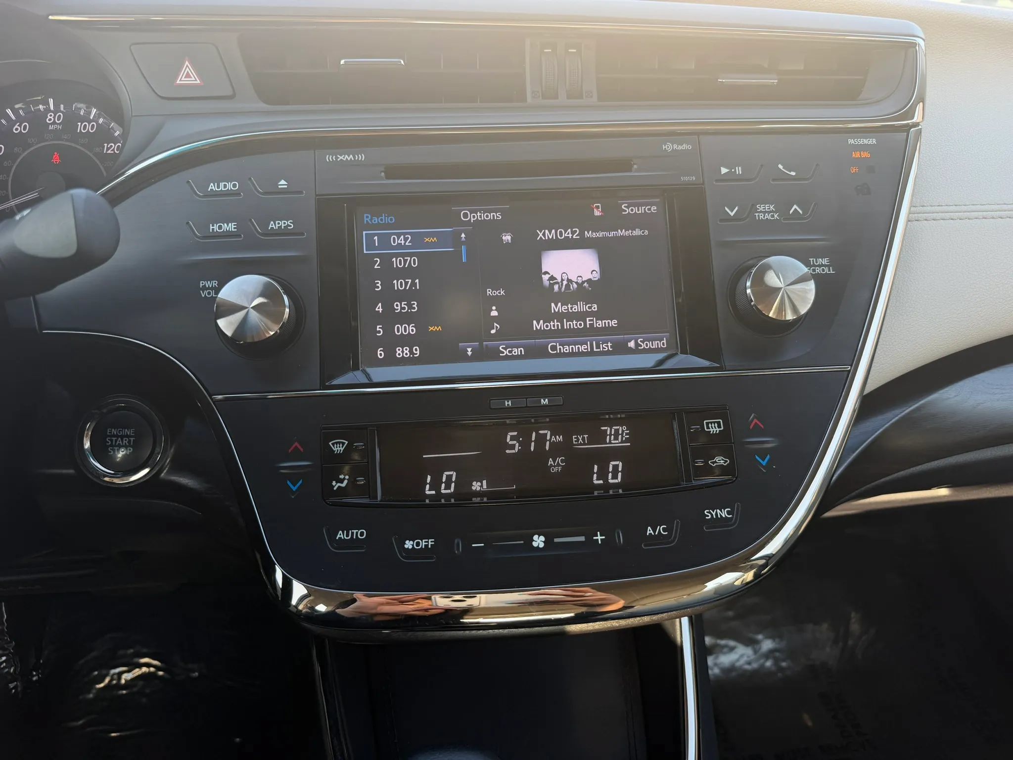 Used 2016 Toyota Avalon XLE FWD image 16