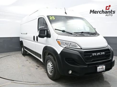 Used 2025 RAM ProMaster 2500 w/ Convenience Group image 1