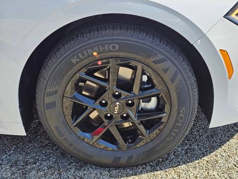 New 2026 Kia K5 LXS FWD image 9