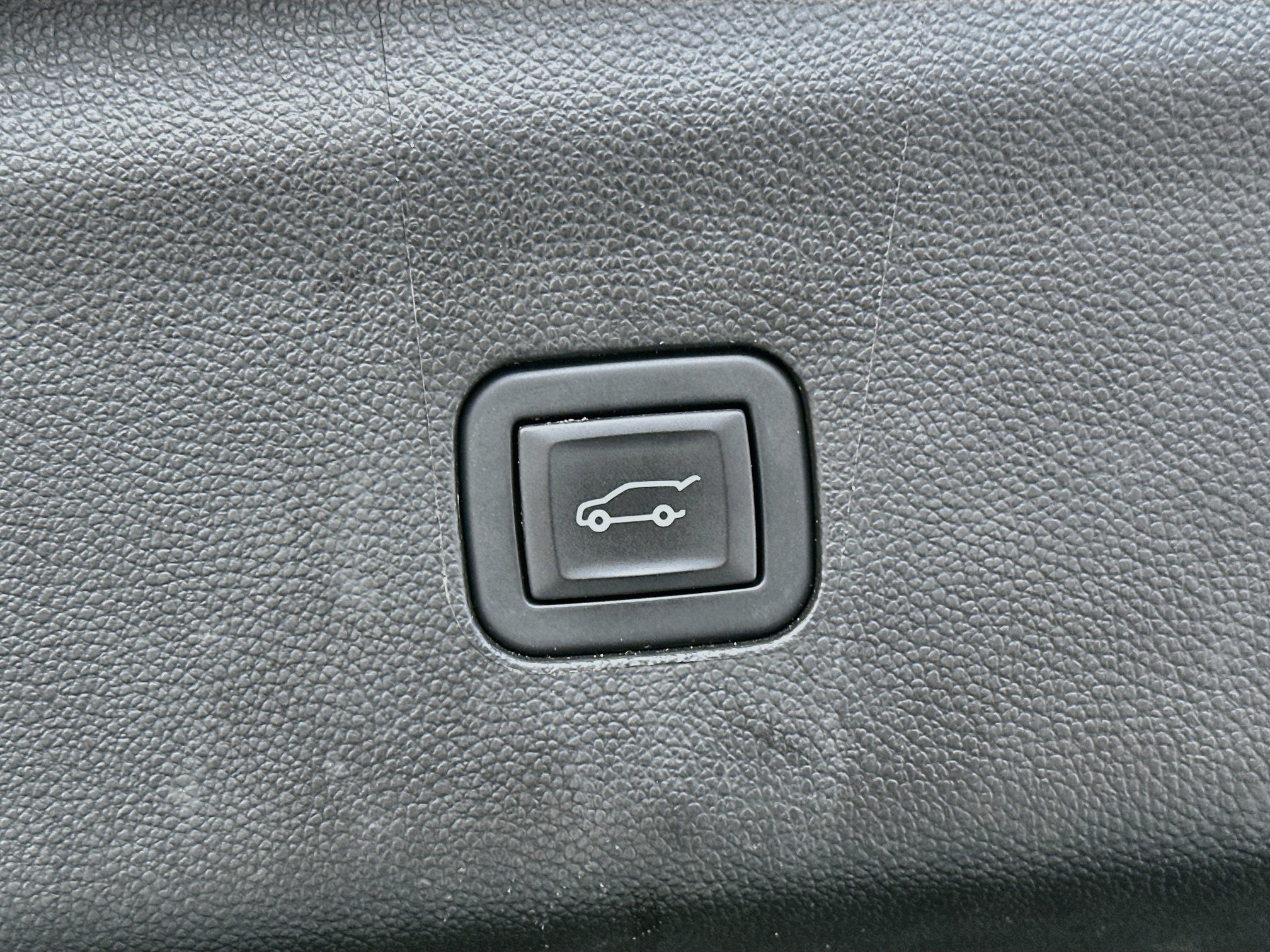 Used 2023 Buick Enclave Essence w/ Experience Buick Package FWD image 33