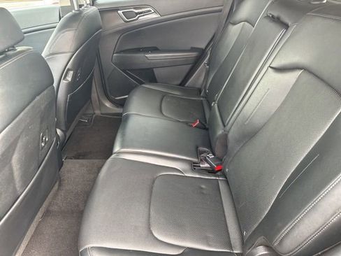 Used 2024 Kia Sportage EX FWD image 8