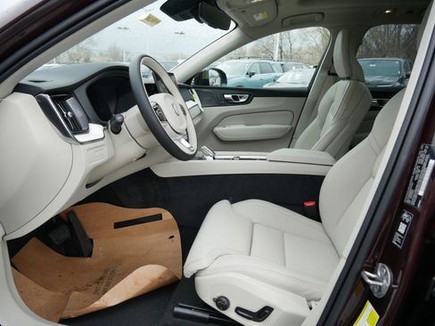 New 2026 Volvo XC60 T8 Ultra w/ Protection Package Premier AWD/4WD image 4