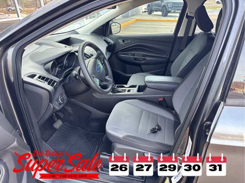Used 2019 Ford Escape S image 5