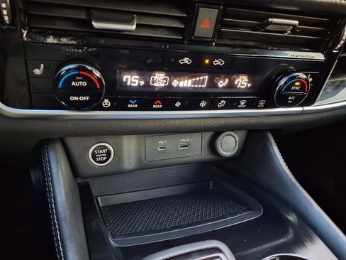 Certified 2023 Nissan Rogue SL w/ SL Premium Package image 20