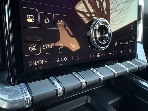 Used 2025 GMC Acadia Elevation image 37