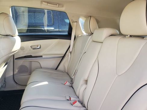 Used 2015 Toyota Venza XLE image 27