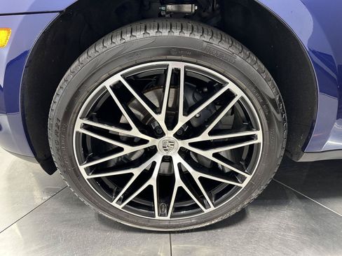 Certified 2026 Porsche Macan AWD/4WD image 11