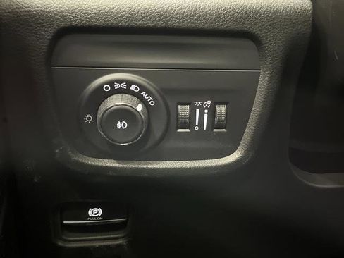 New 2026 Jeep Grand Cherokee L Limited w/ Luxury Tech Group II image 25