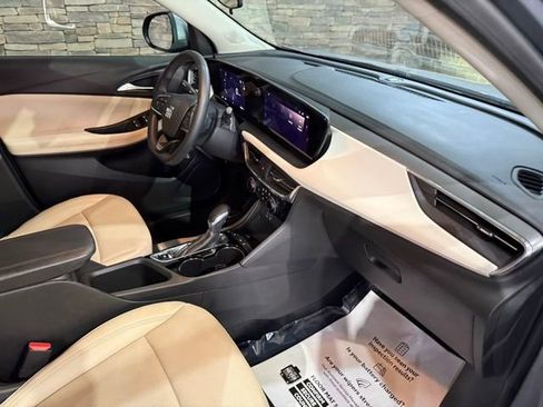 Used 2025 Buick Encore GX Sport Touring FWD image 3