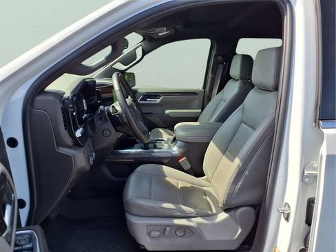 Used 2025 Chevrolet Silverado 1500 LTZ AWD/4WD image 25