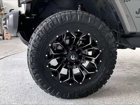 Used 2022 Jeep Wrangler Unlimited Sahara image 12