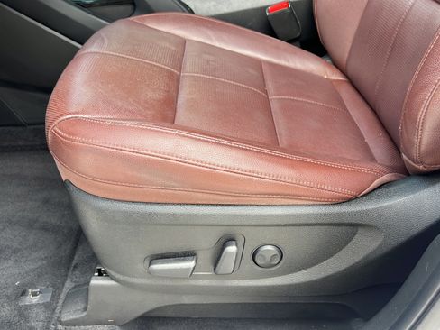 Certified 2023 Kia Telluride EX w/ EX Captain's Chair Package FWD image 14
