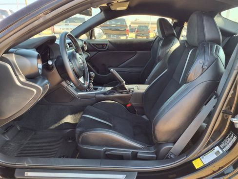 Used 2025 Toyota GR86 Premium w/ ALL Weather Mat Package (TMS) RWD image 23