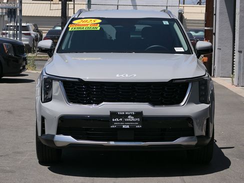 Used 2025 Kia Sorento S AWD/4WD image 6