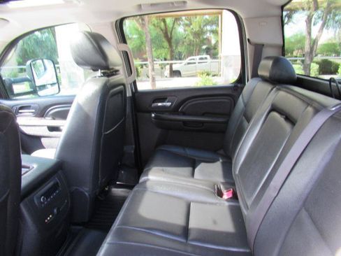 Used 2013 GMC Sierra 2500 Denali w/ Suspension Package, Off-Road AWD/4WD image 15