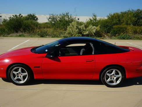 Used 1999 Chevrolet Camaro Z28 w/ Performance Pkg image 5