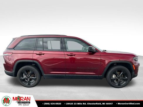 Used 2024 Jeep Grand Cherokee Altitude AWD/4WD image 6
