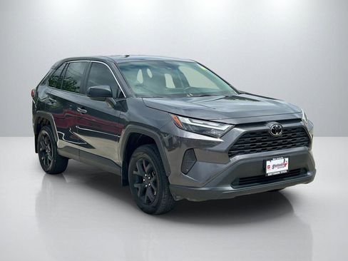 Used 2024 Toyota RAV4 LE AWD/4WD image 3