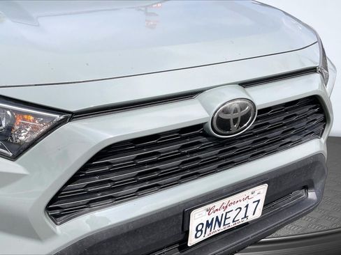 Used 2020 Toyota RAV4 XLE w/ All Weather Liner Package FWD image 28