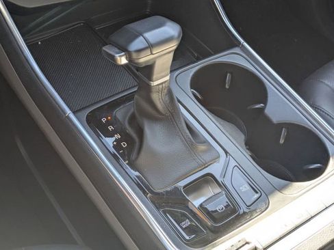 Used 2025 Kia Carnival SX image 23