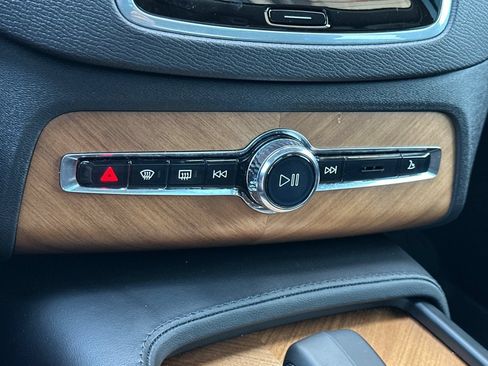 Used 2023 Volvo XC90 T8 Plus w/ Protection Package Premier AWD/4WD image 24