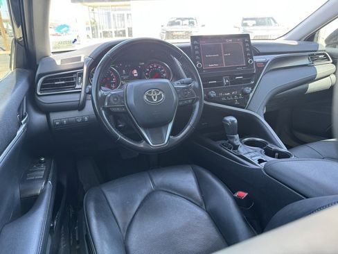 Used 2022 Toyota Camry XSE image 3