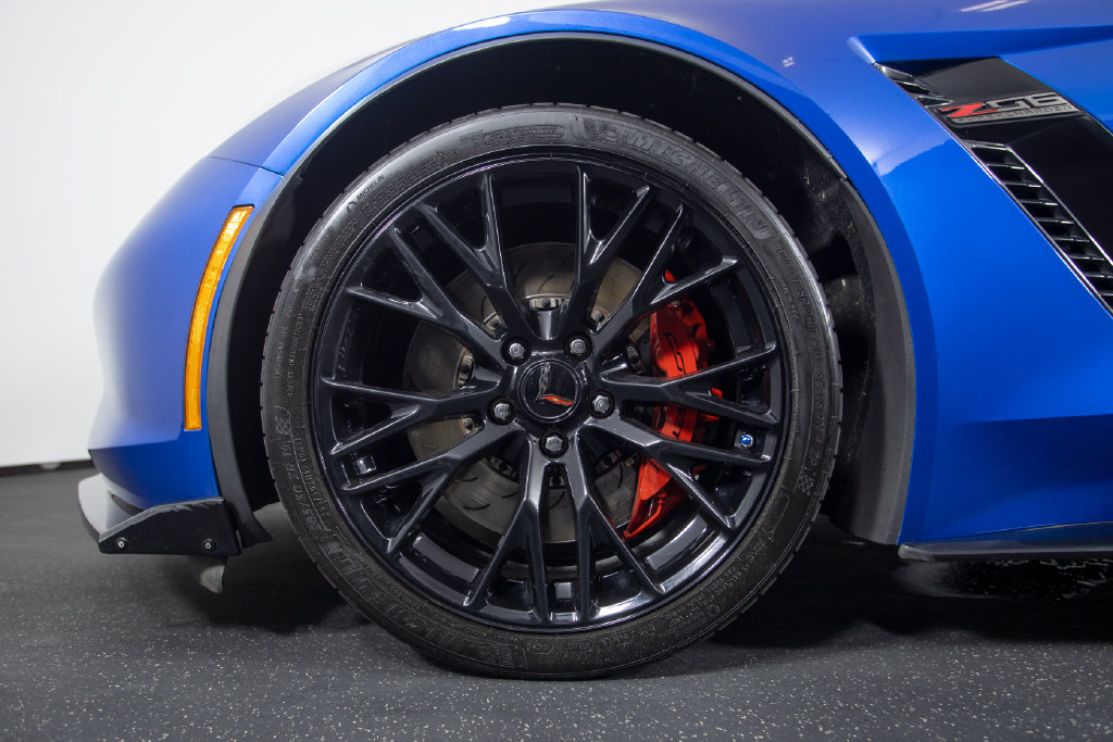 Used 2016 Chevrolet Corvette Z06 w/ 3LZ Preferred Equipment Group RWD image 8