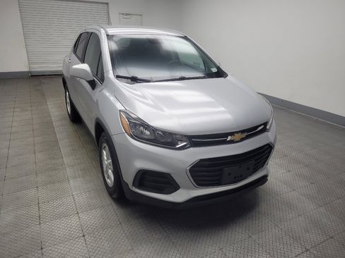 Used 2020 Chevrolet Trax LS w/ Tint and Cruise Package FWD image 13