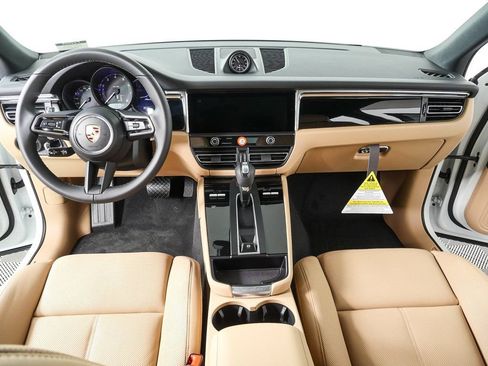 Certified 2026 Porsche Macan AWD/4WD image 19
