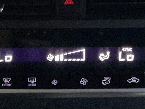 Used 2025 Nissan Rogue SV image 14