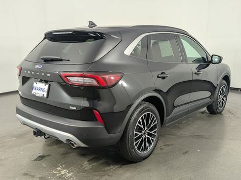 Used 2024 Ford Escape SE w/ Class II Trailer Tow Package image 7