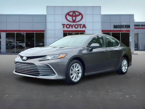 Used 2023 Toyota Camry LE FWD image 1