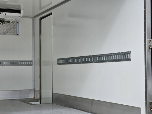 Used 2023 Mercedes-Benz Sprinter 3500 image 32