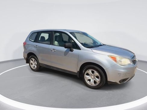 Used 2015 Subaru Forester 2.5i AWD/4WD image 2