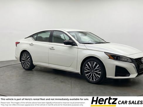 Used 2025 Nissan Altima 2.5 SV FWD image 1