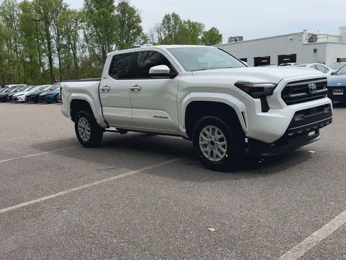 New 2026 Toyota Tacoma SR5 RWD image 2