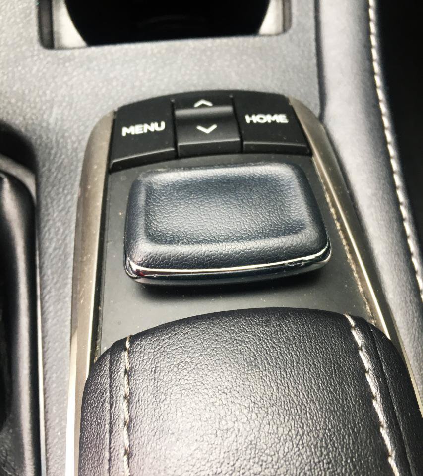 Used 2016 Lexus ES 350 w/ Luxury Package w/Wood Trim FWD image 31