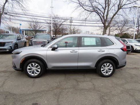 Used 2023 Honda CR-V LX image 3