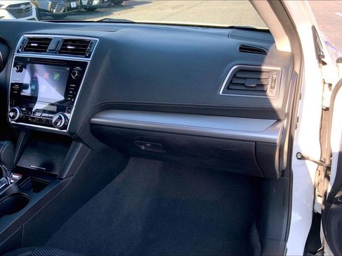 Used 2018 Subaru Outback 2.5i Premium image 17