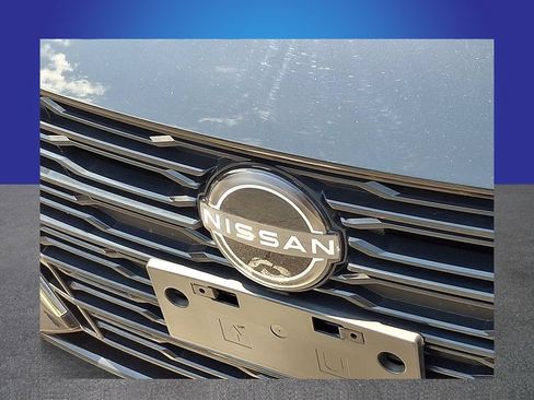 Used 2023 Nissan Altima 2.5 SV w/ SV Premium Package FWD image 4