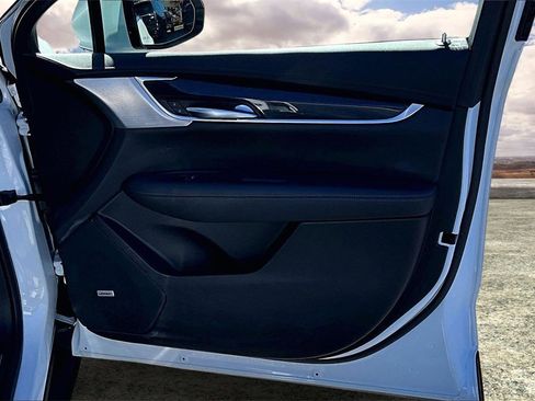 Certified 2023 Cadillac XT5 Premium Luxury w/ LPO, Floor Liner Package image 28