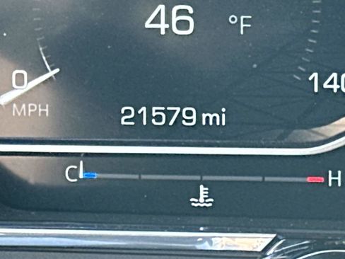 Used 2024 GMC Sierra 2500 SLT image 27