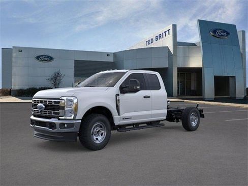 New 2026 Ford F350 XL w/ XL Chrome Package image 2